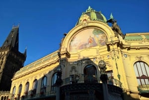 Praga: Excursão guiada a pé pela Cidade Velha e passeio de barco pela cidade