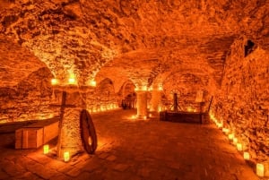 Praha: Dungeon Tour: Vanhakaupunki, keskiaikainen maanalainen ja vankityrmäkierros