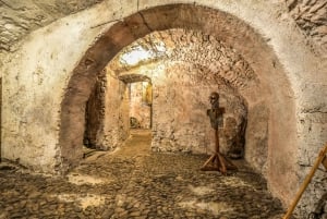 Prague: Old Town, Medieval Underground & Dungeon Tour