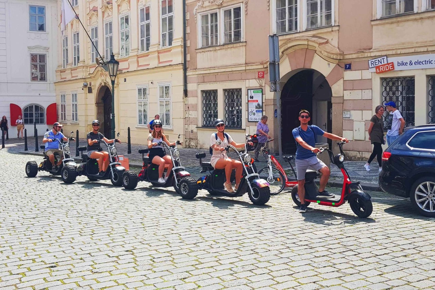 Prague: Panoramic Viewpoints Guided Electric Tricycle Tour