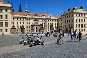 Prague: Panoramic Viewpoints Guided Electric Tricycle Tour