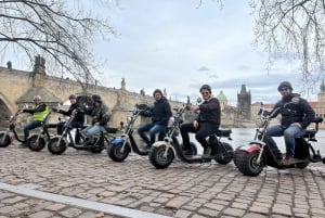 Prague: Panoramic Viewpoints Guided Electric Tricycle Tour