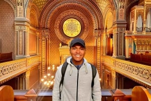 Prague: Prague Synagogues & the Jewish Cemetery Guided Tour