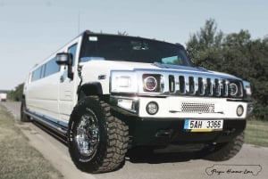 Praga: Traslado Privado en Hummer-Limusina