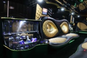 Praga: Traslado Privado en Hummer-Limusina