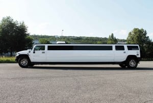 Praga: Traslado Privado en Hummer-Limusina