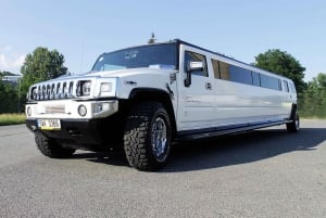 Praga: Traslado Privado en Hummer-Limusina