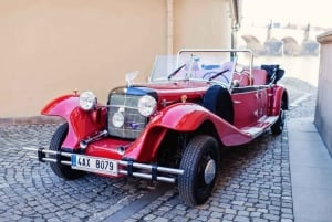 Prague: 1-Hour Private Tour in Vintage Car