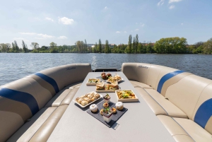 Prag: Privat sightseeing-krydstogt i ponton med prosecco