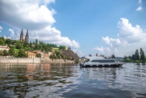 Prague: Private River Cruise with Unlimited Beer or Prosecco