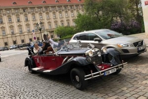 Prague: 90min Private Tour in Vintage Car, up to 6people!