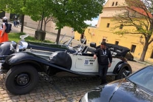 Prague: 90min Private Tour in Vintage Car, up to 6people!