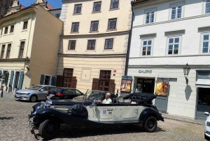 Praga: Prywatna wycieczka zabytkowym samochodem