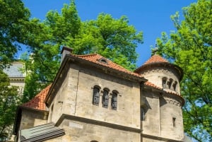 Prague: Private Tour inside the Jewish Cemetery & Synagogues