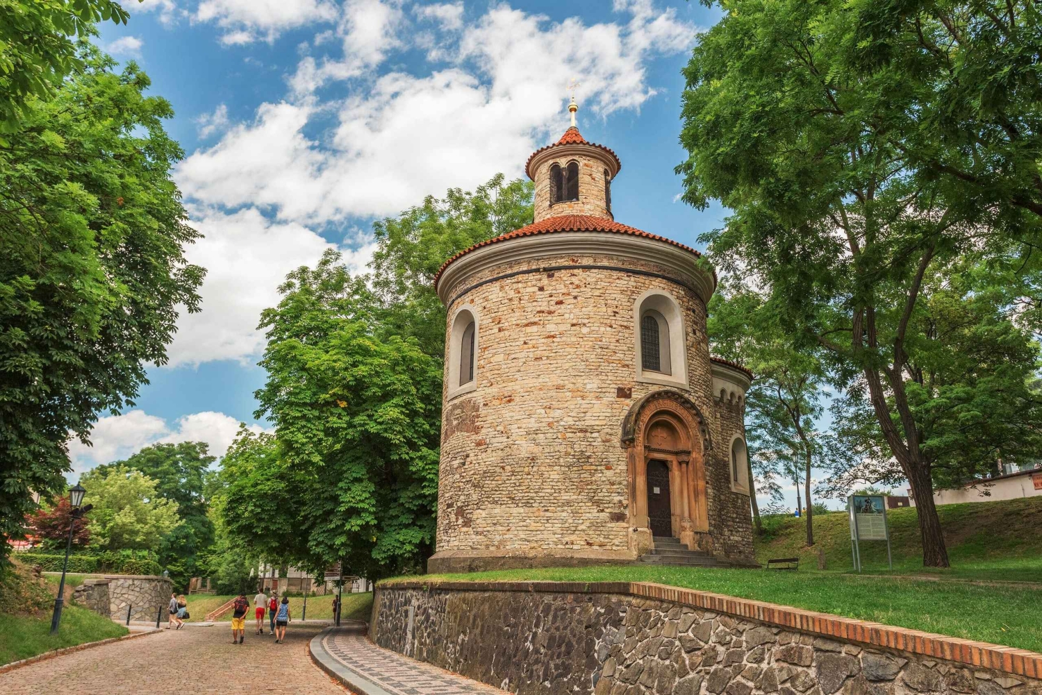Praga: tour particular à fortaleza histórica de Vyšehrad