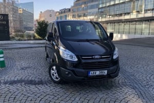 Prague: Private transfer to the airport by Minivan (PRG)