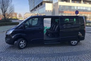 Prague: Private transfer to the airport by Minivan (PRG)