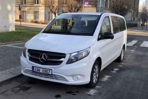 Prague: Private transfer to the airport by Minivan (PRG)