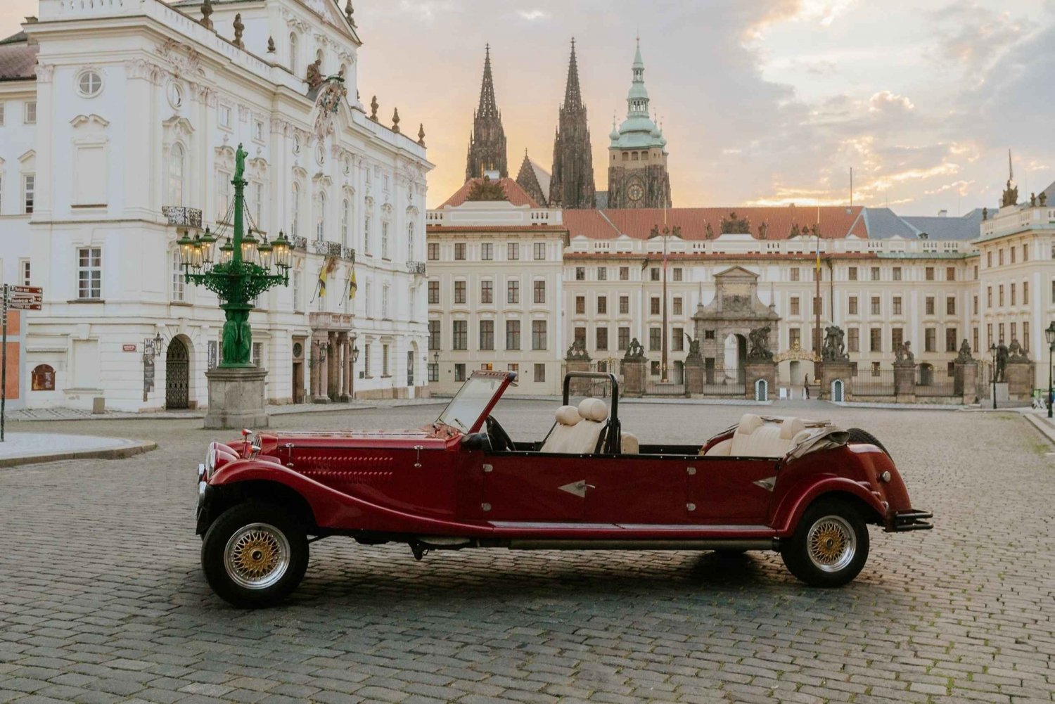 Prague: Private Vintage Car Old Town Tour