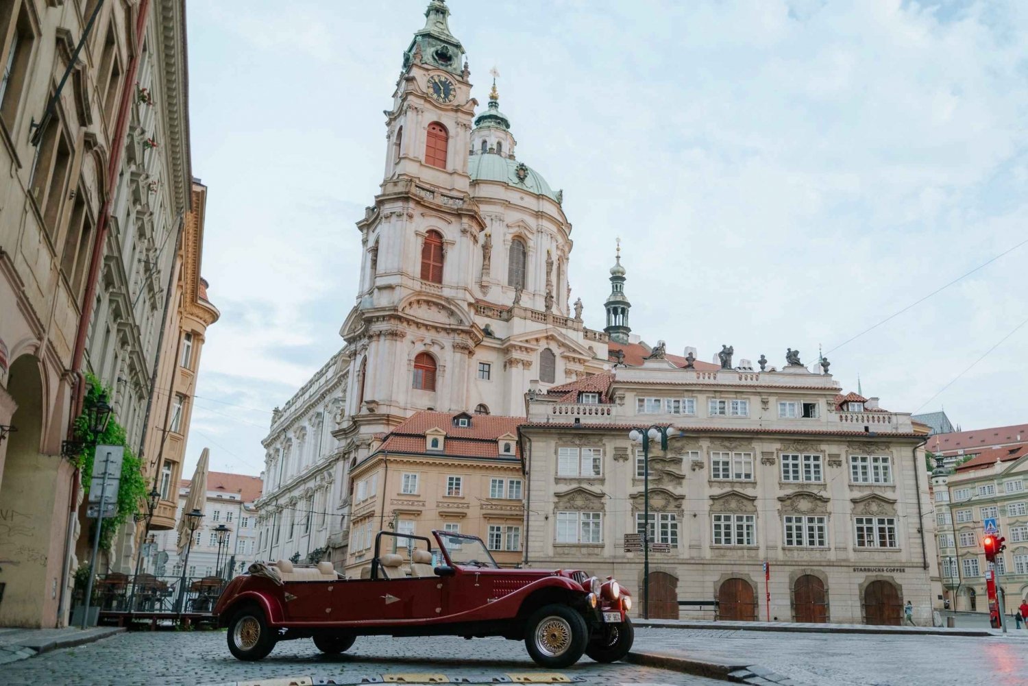 Prague: Old Town Private Vintage Car Tour