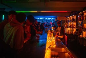 Praga: pub crawl con ingresso al Karlovy Lazne e shot