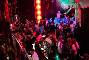 Praag: kroegentocht met shots en toegang tot een rooftopclub