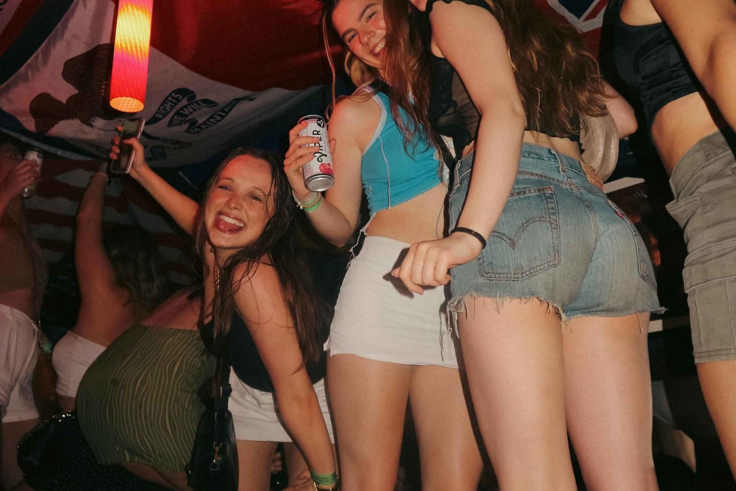 Praga: giro dei pub con bevande illimitate, bar e ingresso al club