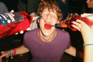 Praga: giro dei pub con bevande illimitate, bar e ingresso al club