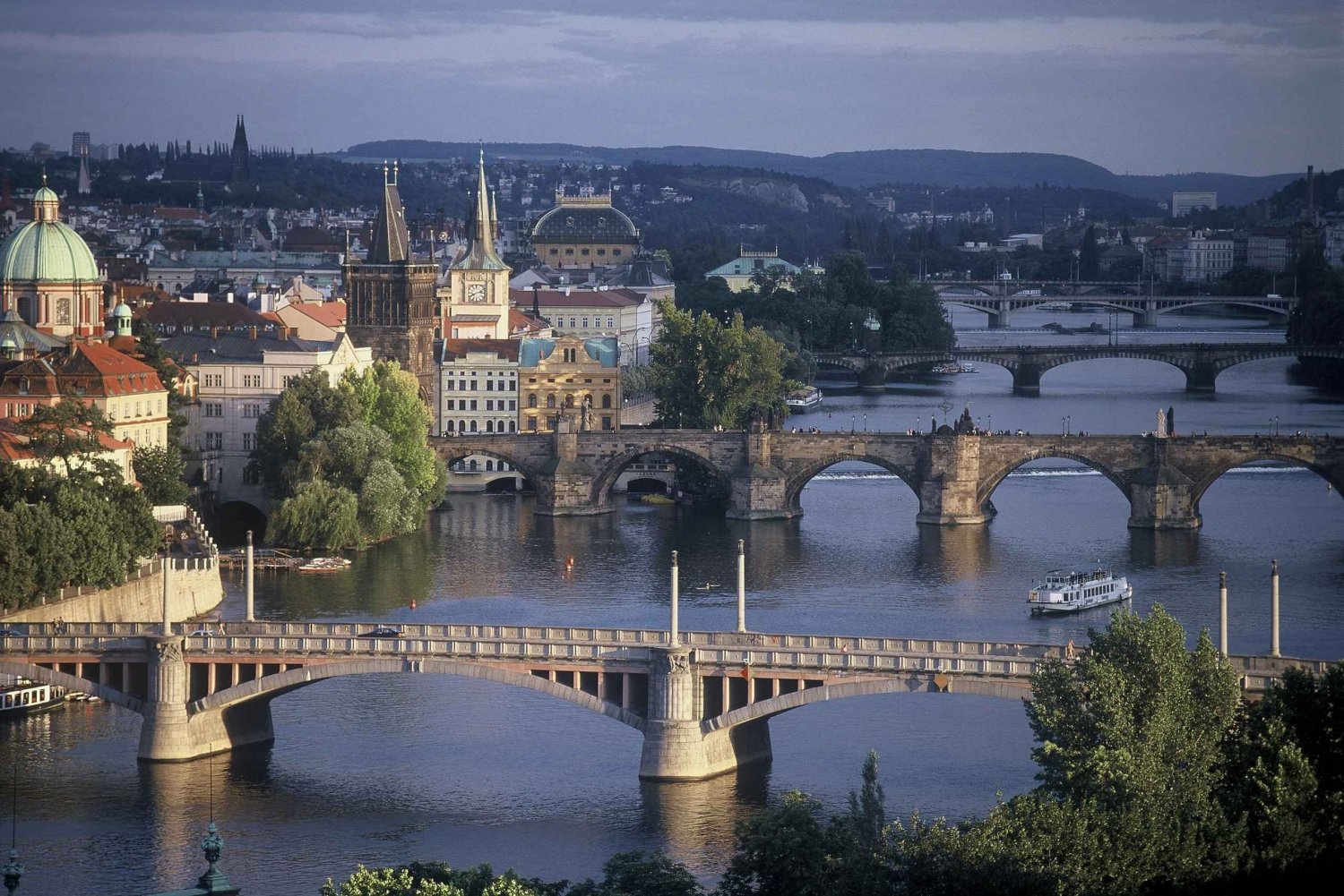 Prag: Flodkrydstogt med transfer til molen