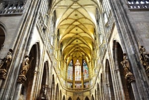 Prague Royal Castle, St Vitus, Golden Lane Tour with Tickets