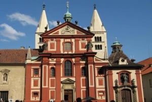 Prague Royal Castle, St Vitus, Golden Lane Tour with Tickets