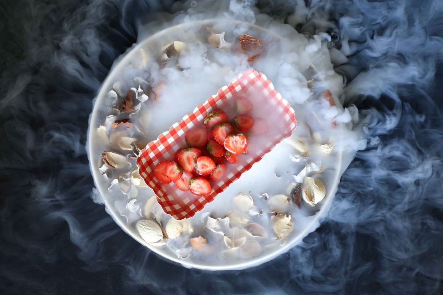 Praga: saboreia um jantar de 10 pratos na cozinha do chef