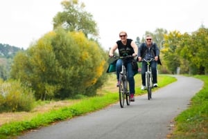 Coutryside e-bike tour to Karlstejn Castle