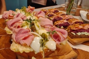 Prague: Traditional Czech Food Tour with Local Guide