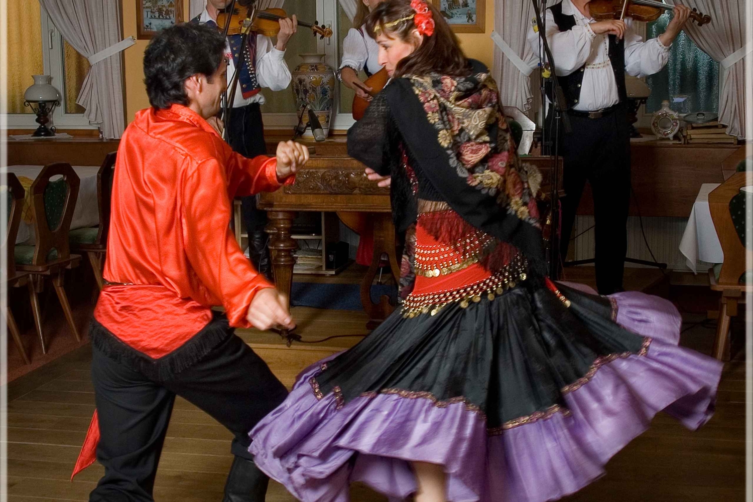 Prag: Traditionel folkloreaften med middag og musik