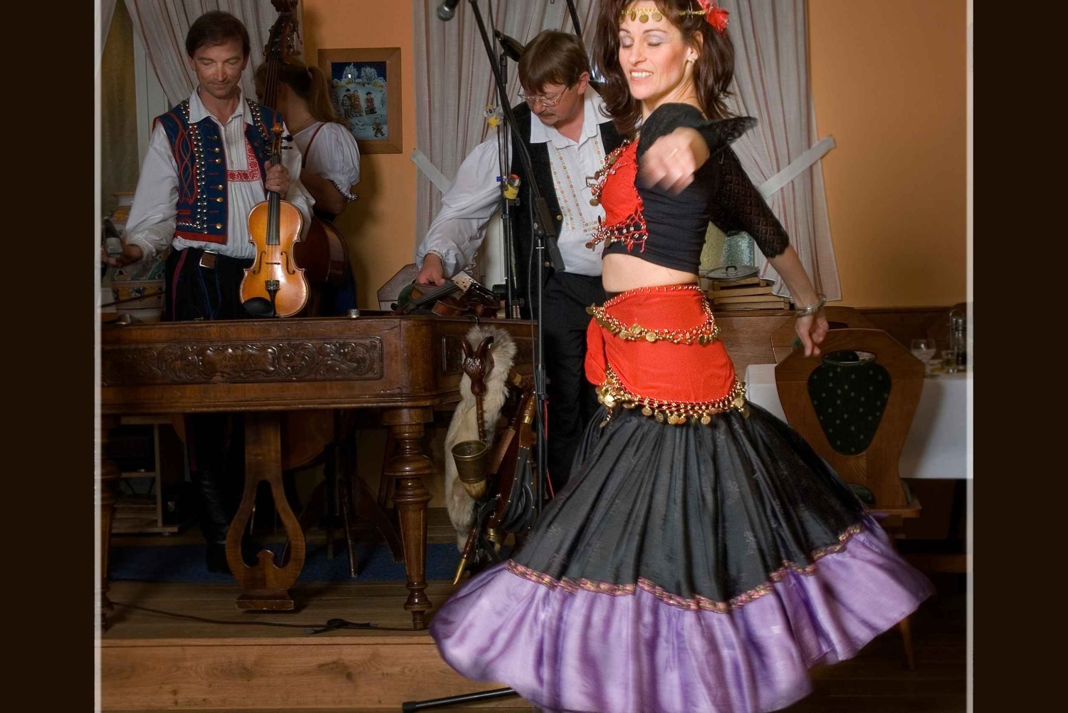 Prag: Traditionel folkloreaften med middag og musik