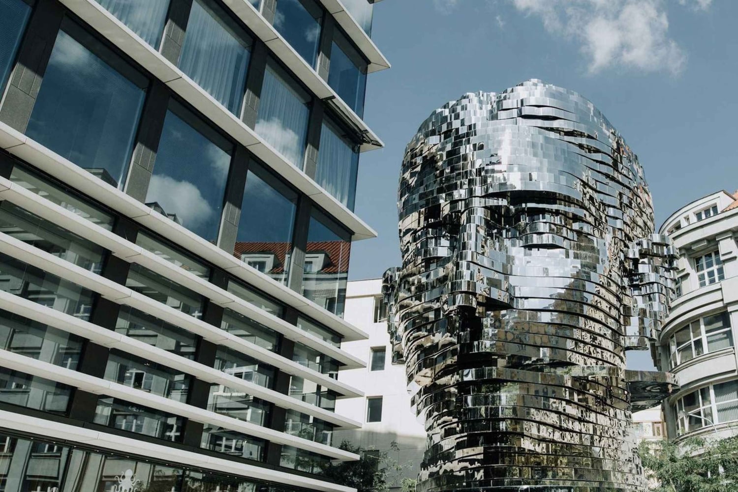 Прага: билет на телебашню и цифровой тур по Новому Граду