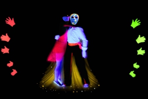 Prag: Interaktivt show i det underjordiske Black Light Theatre