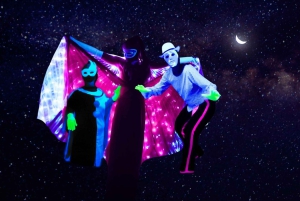 Prag: Interaktivt show i det underjordiske Black Light Theatre