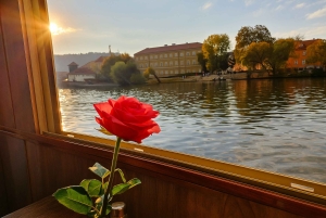 Прага: круиз в День святого Валентина с ужином и просекко