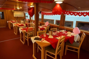 Прага: круиз в День святого Валентина с ужином и просекко