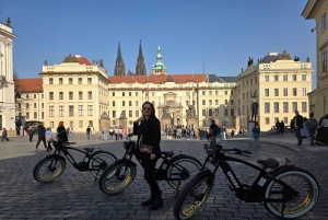 Praga Viewpoints & Historical Ebike Tour