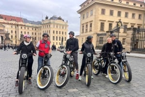 Praga Viewpoints & Historical Ebike Tour