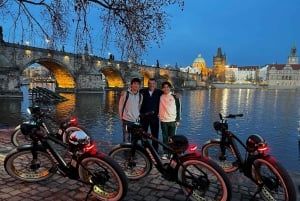 Praga Viewpoints & Historical Ebike Tour