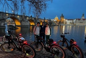 Praga Viewpoints & Historical Ebike Tour