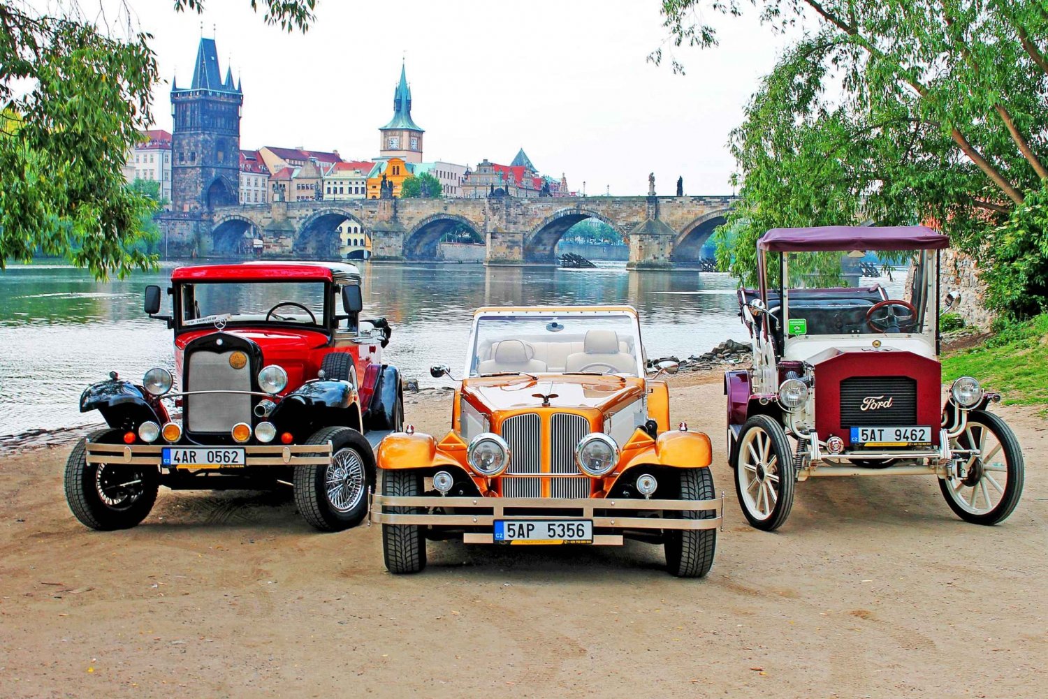 1–Hour Vintage Car Tour