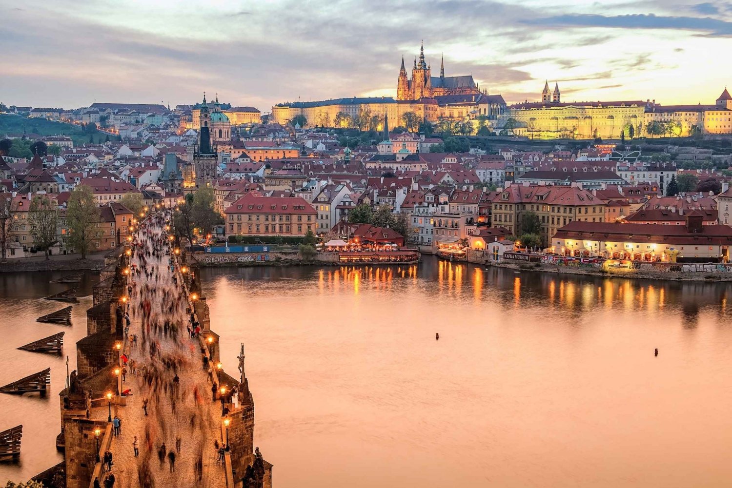 Prague : Visite insolite avec un guide journaliste français