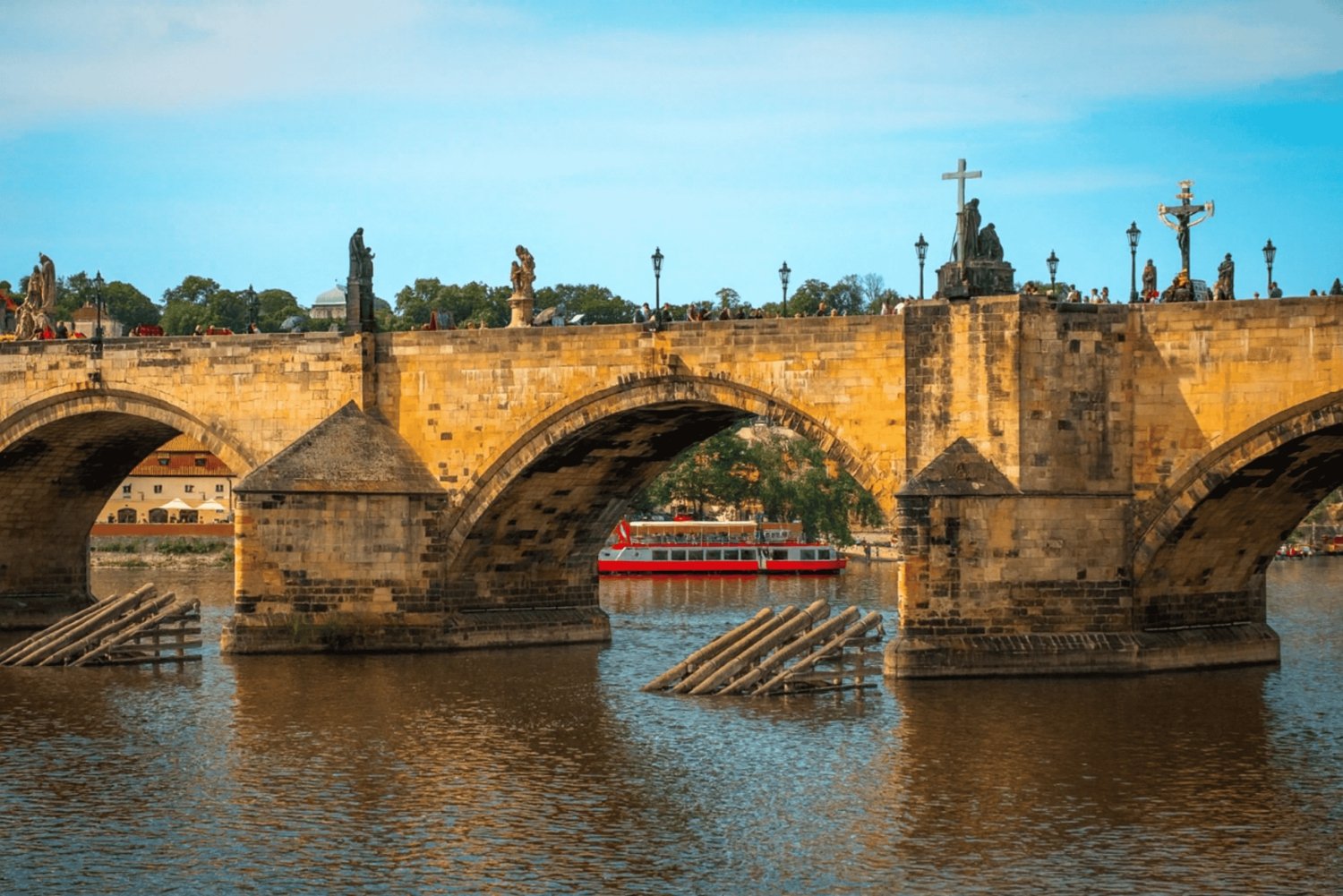 Prague : croisière fluviale sur la Vltava au rythme du jazz et commentaire audio