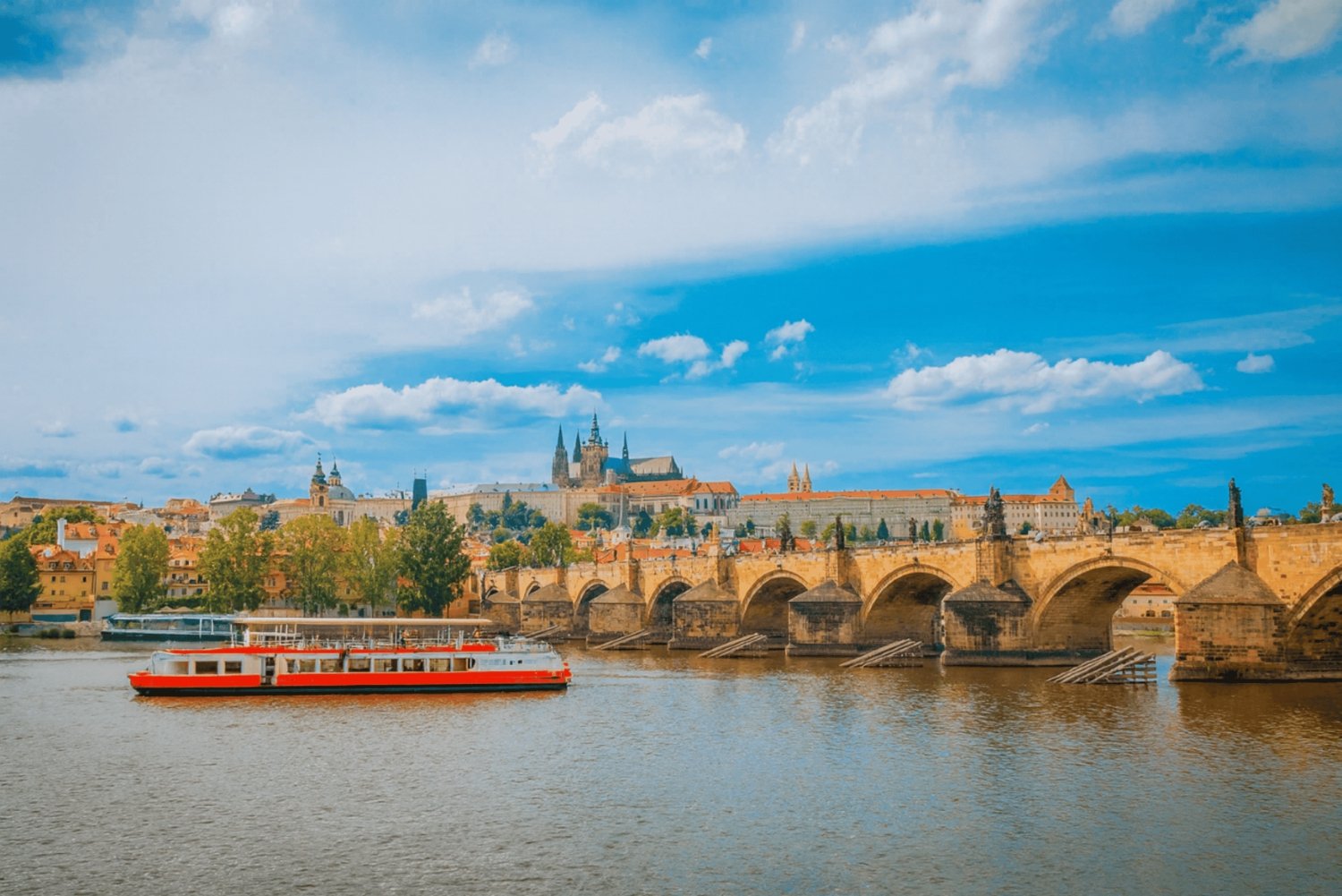 Prague : croisière fluviale sur la Vltava au rythme du jazz et commentaire audio