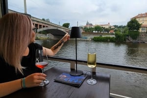 Prague : croisière fluviale sur la Vltava au rythme du jazz et commentaire audio